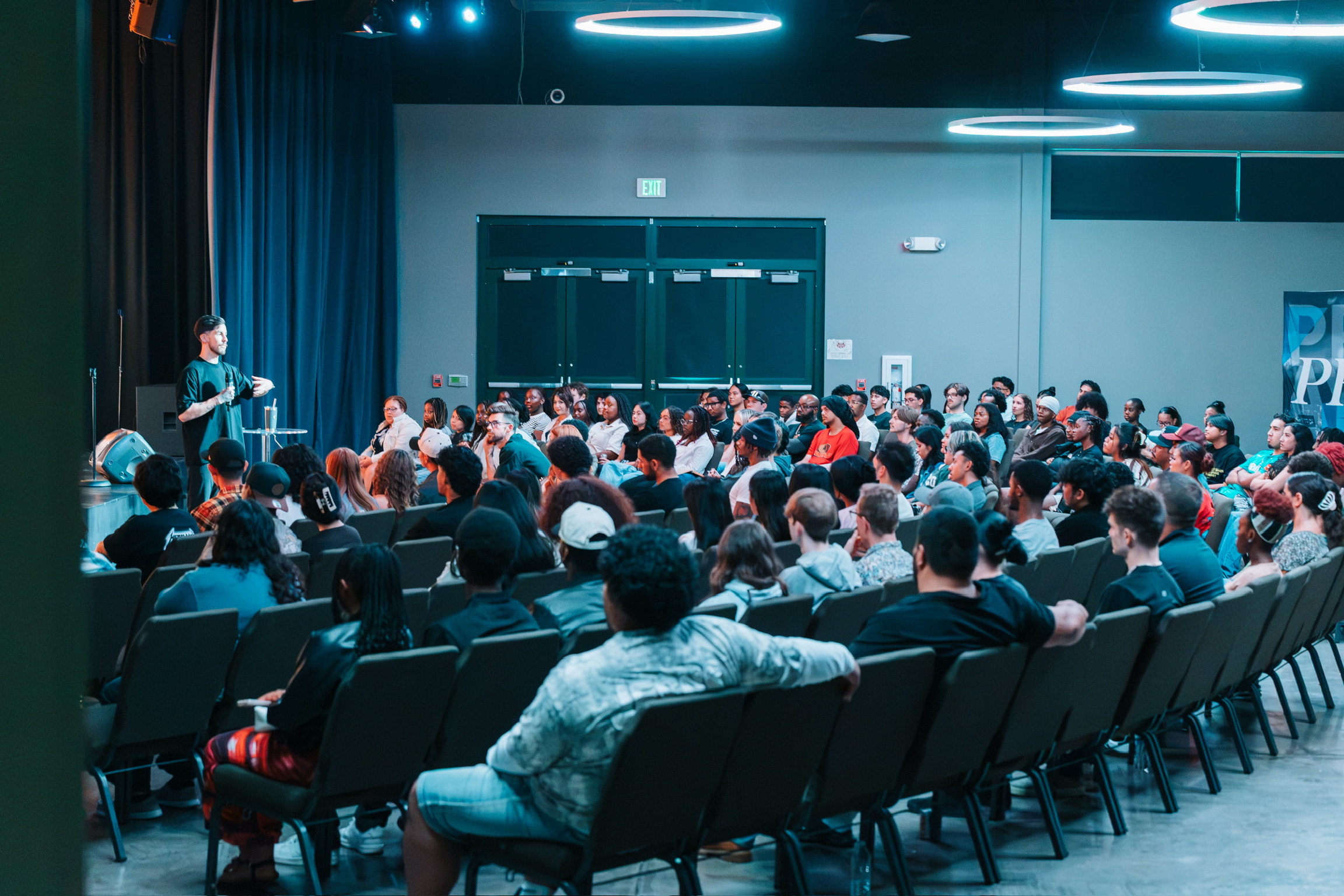 Worship crowd